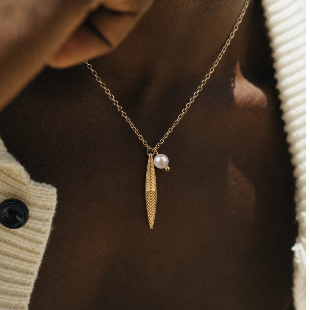 Arrow-Pearl Necklace, Vermeil Gold.