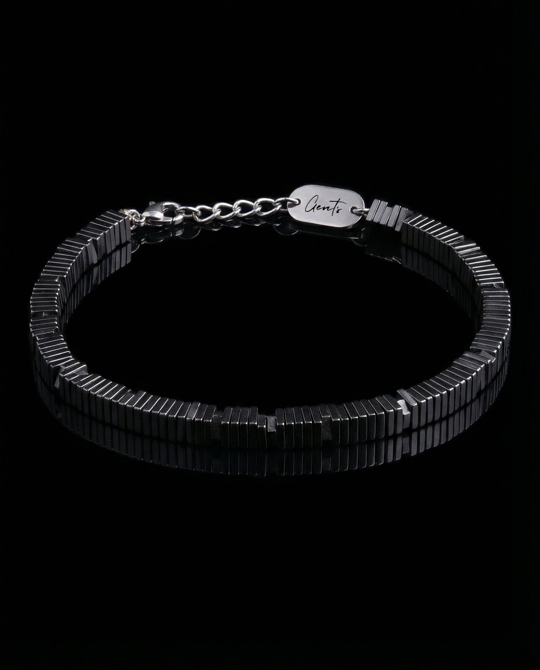 The Glacier Stone bracelet Midnight blue.