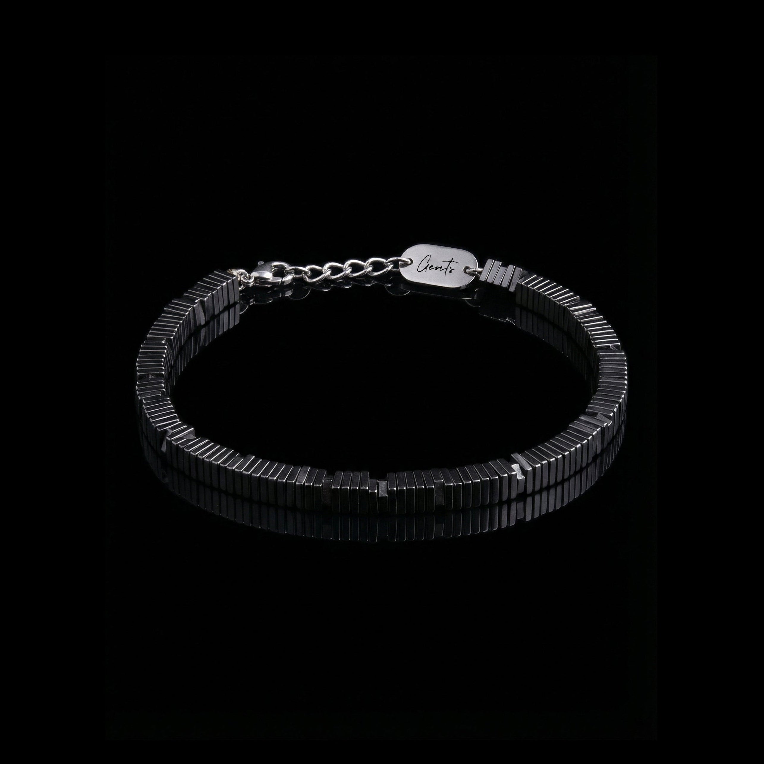 The Glacier Stone bracelet Midnight blue.