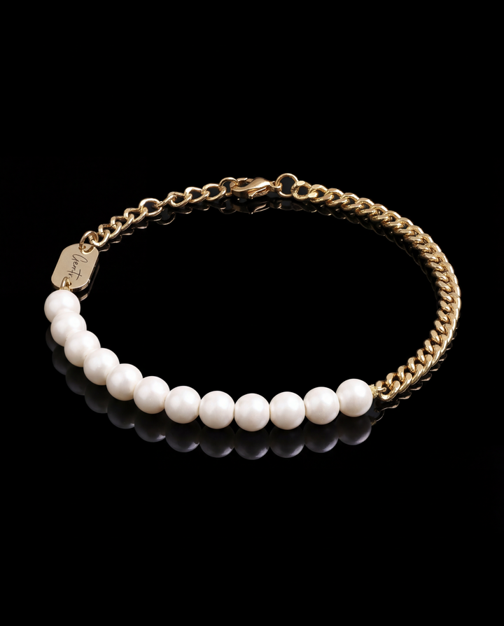Curb Chain, Fresh Pearl Bracelet, Gold Vermeil.