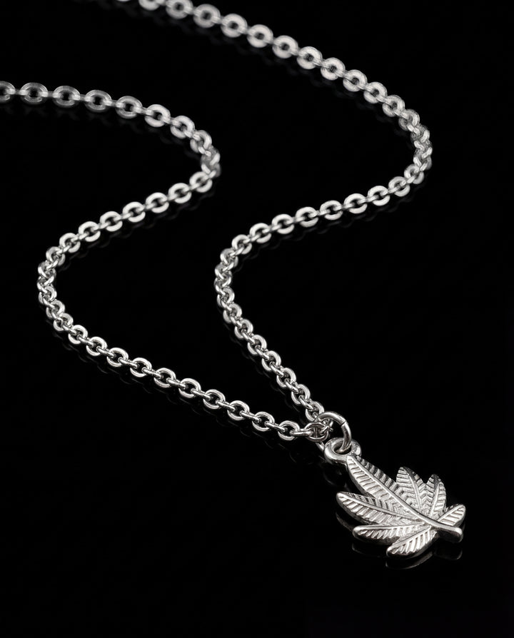 Cannabis Necklace, Silver.