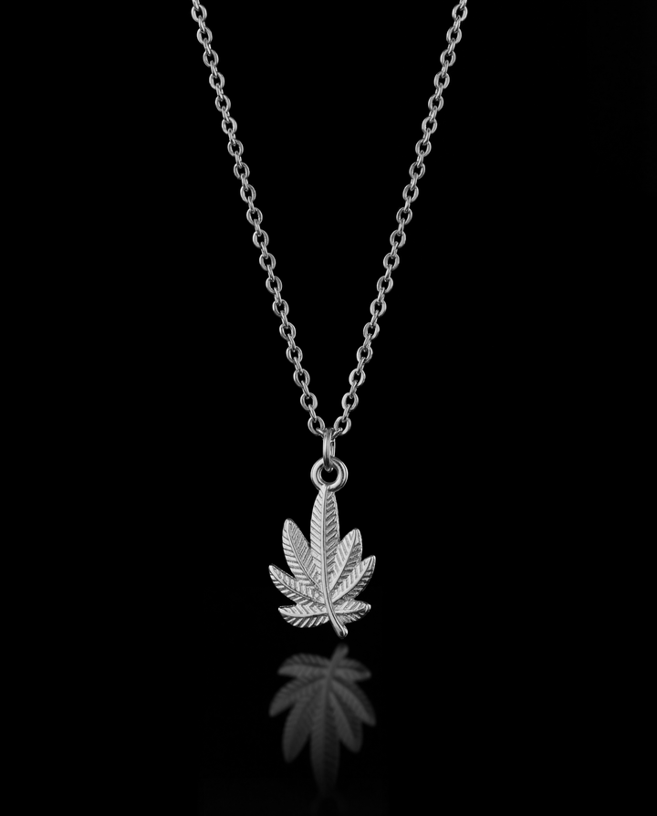 Cannabis Necklace, Silver.