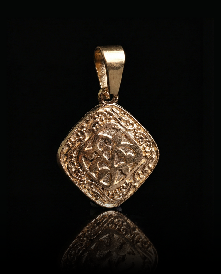 Mandala Pendant, Vermeil Gold.